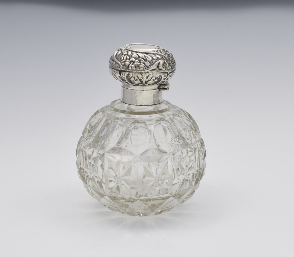 Large Edwardian Silver & Cut Glass Perfume Scent Bottle View VIII