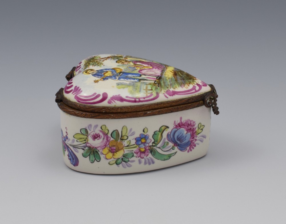 Pretty French Lille Enamel Heart Shape Trinket Jewellery Box View VII