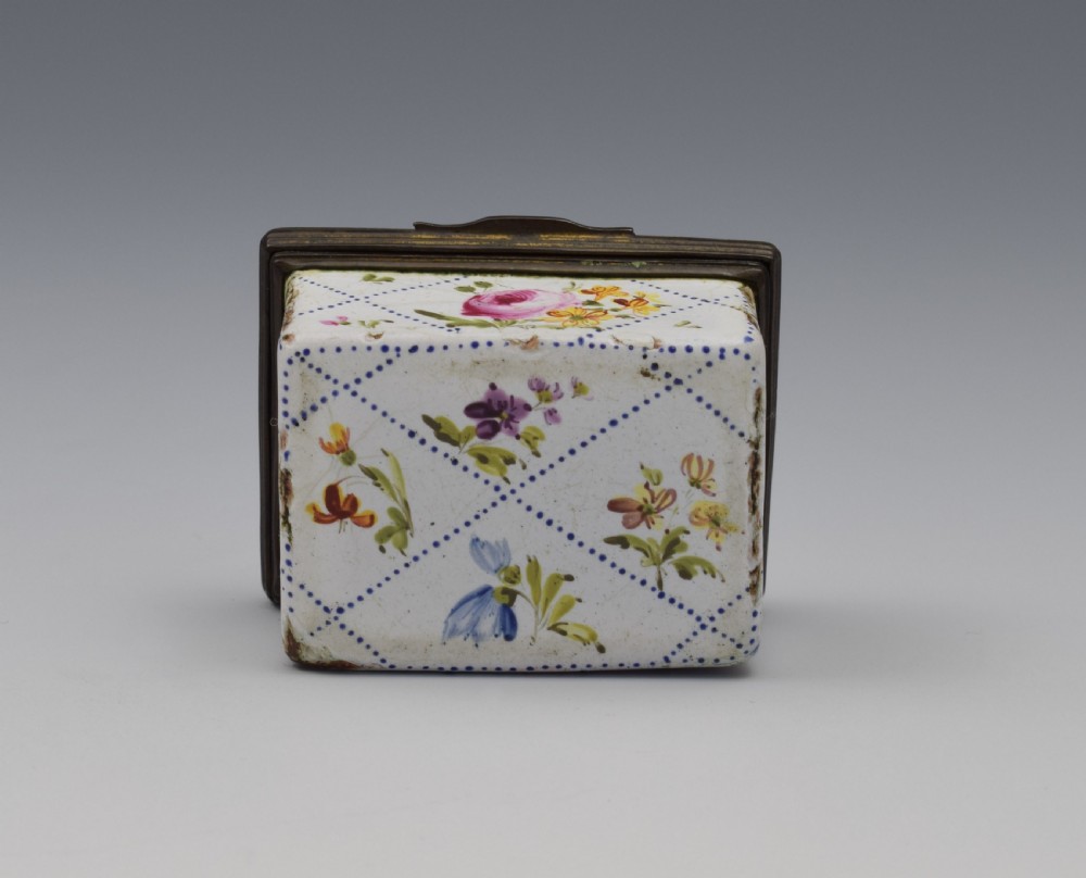 18th Century Staffordshire Bilston Enamel Fishing Scene Snuff Box View VII