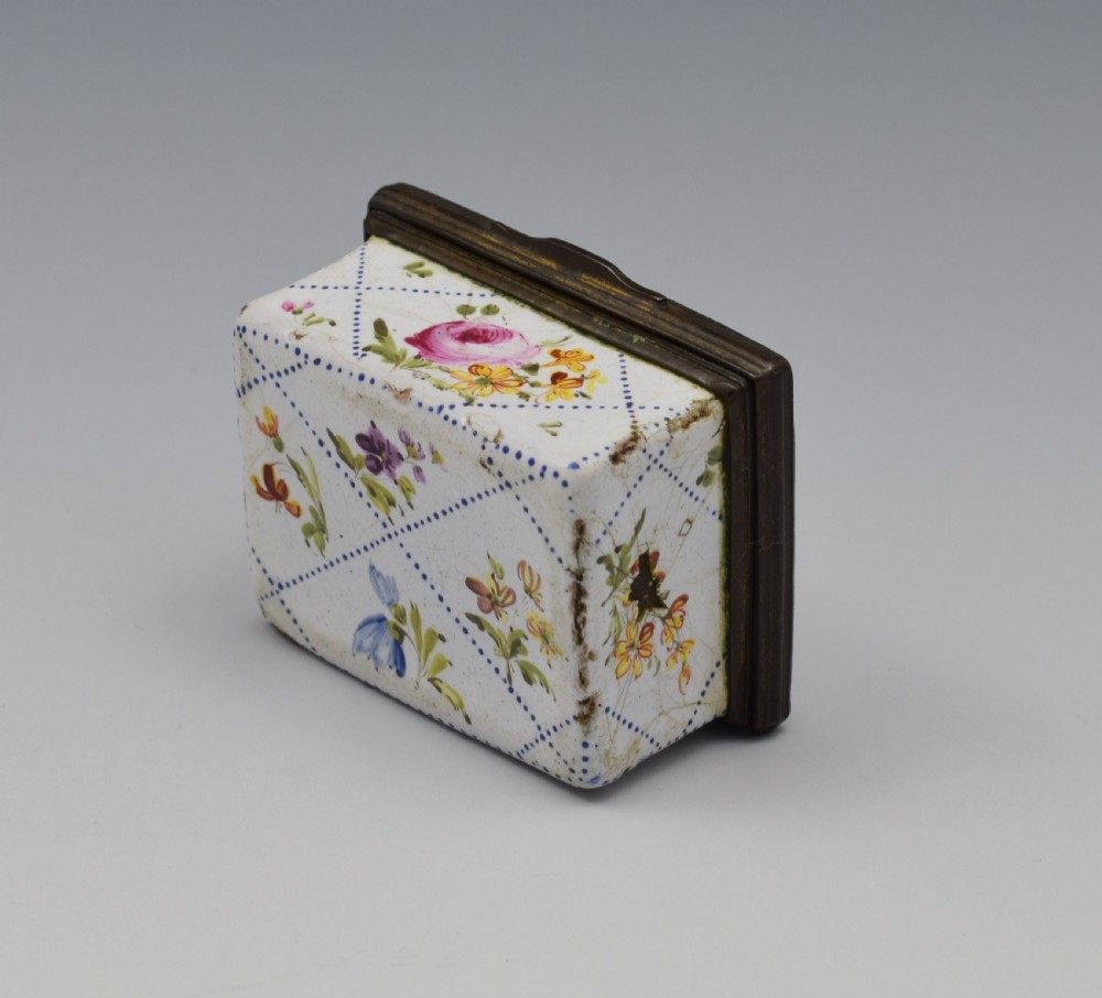 18th Century Staffordshire Bilston Enamel Fishing Scene Snuff Box View VIII