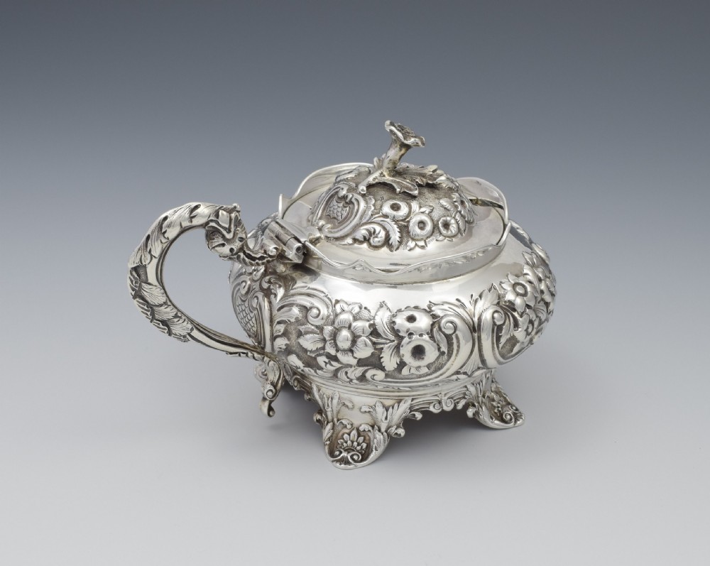 Fine Large William IV Ornate Silver Mustard Pot John, Henry & Charles Lias View III