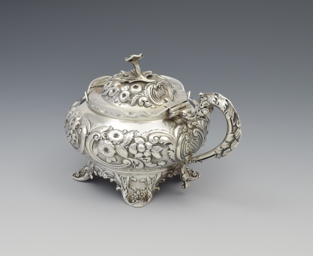 Fine Large William IV Ornate Silver Mustard Pot John, Henry & Charles Lias View V