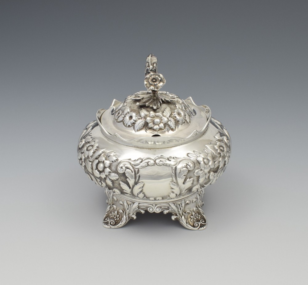 Fine Large William IV Ornate Silver Mustard Pot John, Henry & Charles Lias View VIII