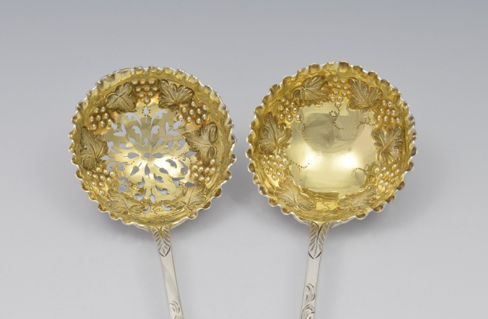 Cased Set Exeter Silver Strawberry Set - Dessert Berry Fruit Spoons View VI