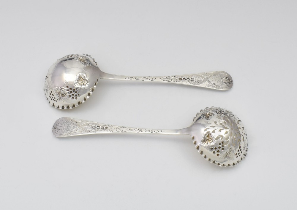 Cased Set Exeter Silver Strawberry Set - Dessert Berry Fruit Spoons View IX