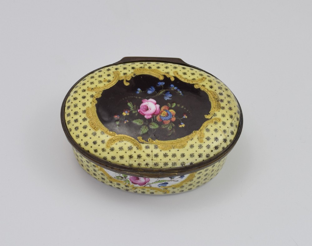 Large South Staffordshire Bilston Yellow Enamel Snuff Box