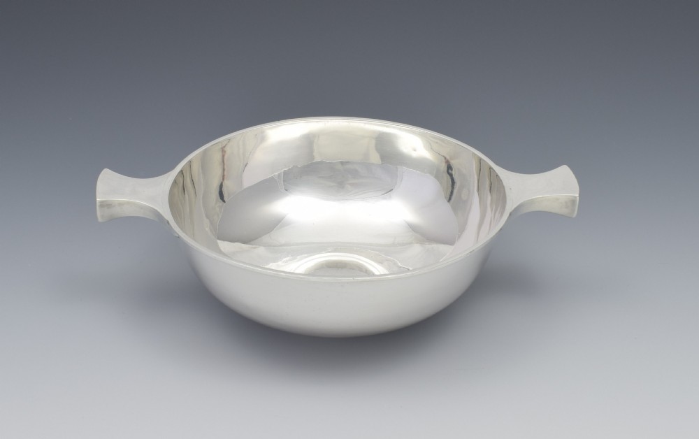 Large Victorian Silver Quaich Nathan & Hayes 1899 View IV