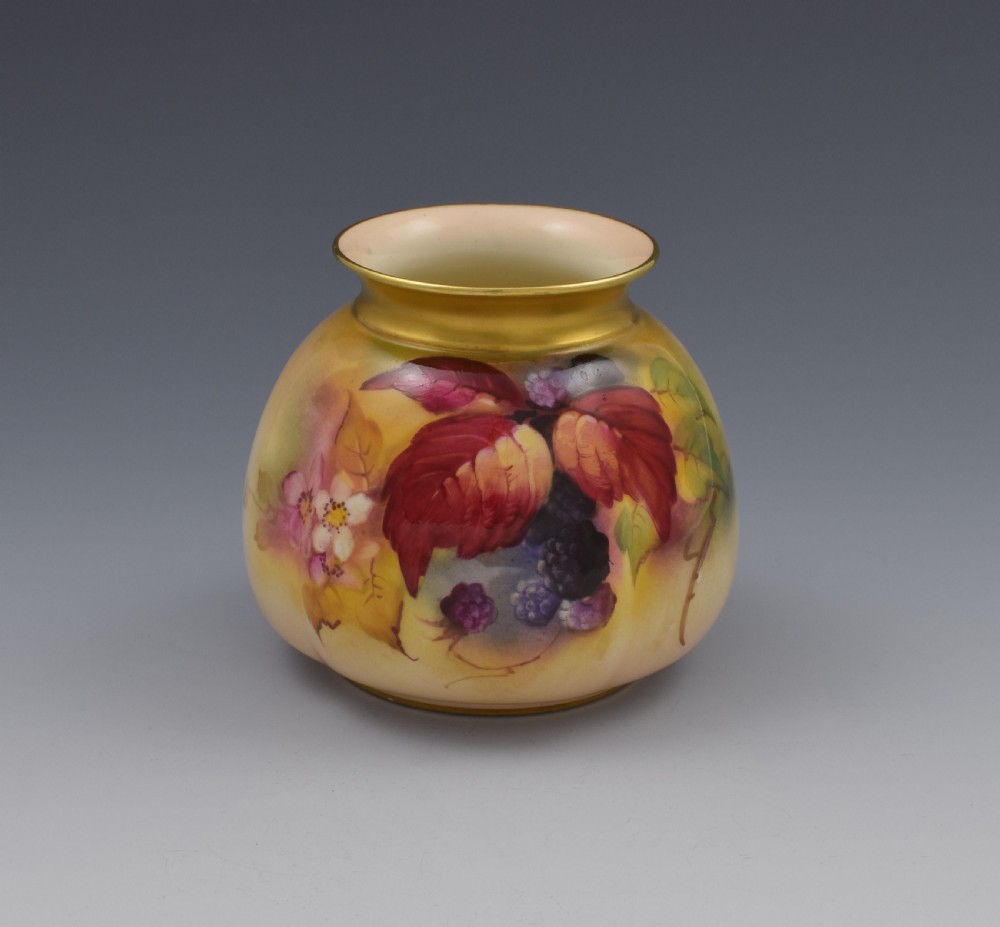 Royal Worcester Blackberry Vase By Kitty Blake H158 1928