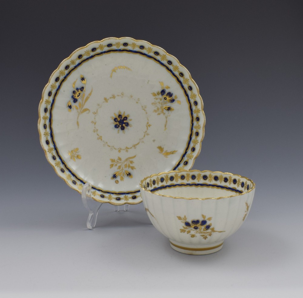 Caughley Porcelain Fluted Tea Bowl & Saucer Dresden Flowers c.1785