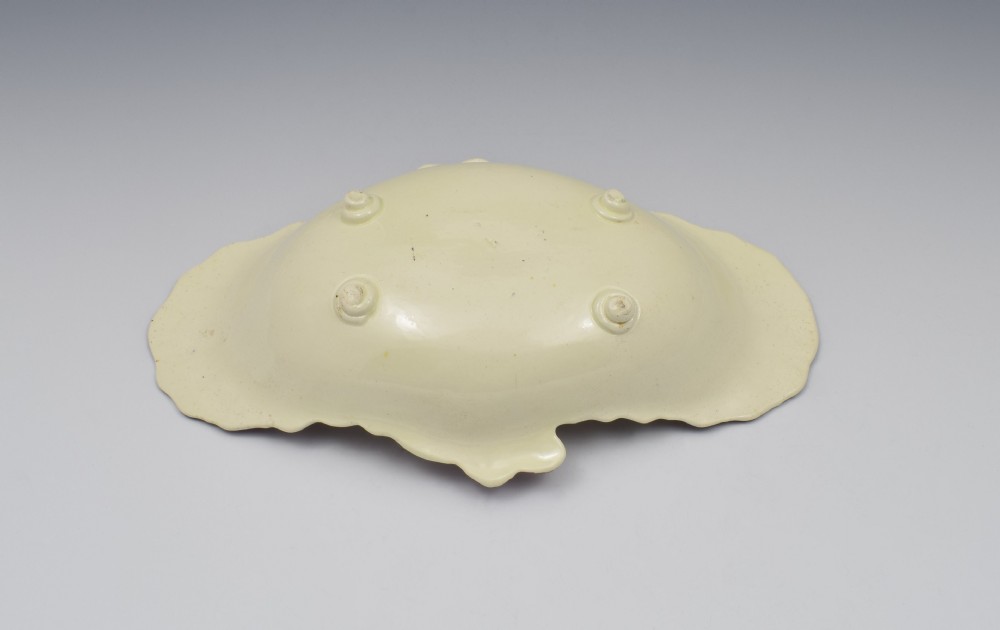 18th Century Neale & Co. Creamware Shell Dessert Dish Puce Classical Ruins View VIII