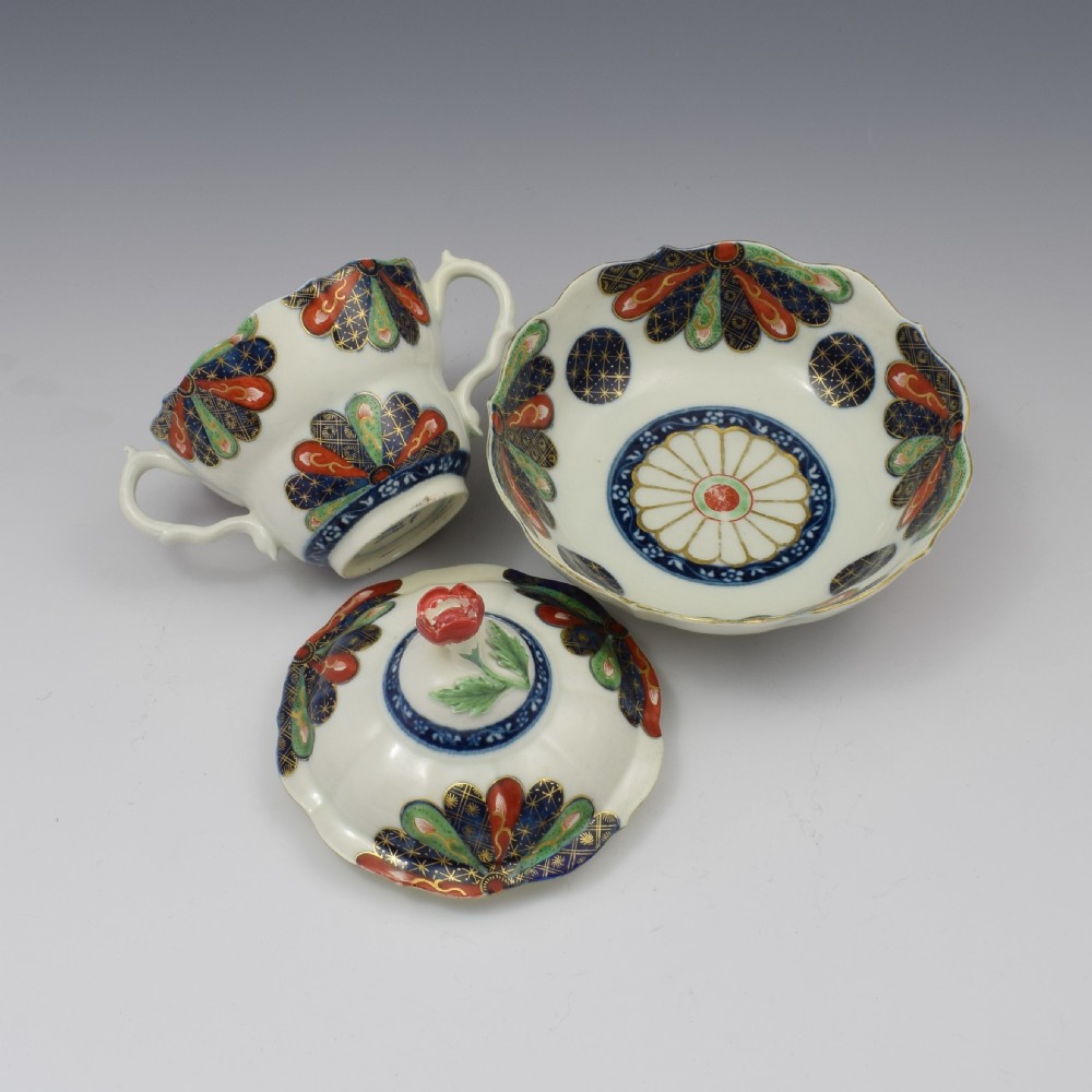First Period Worcester Porcelain Old Japan Fan Chocolate Cup, Cover & Stand c.1770 View XVI