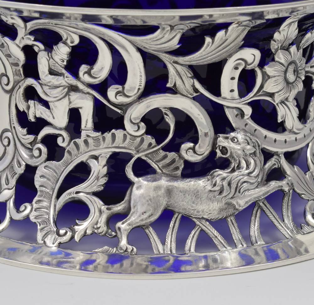 Large Victorian Irish Silver Dish (Potato) Ring Wakely & Wheeler Wild Animals View VIII