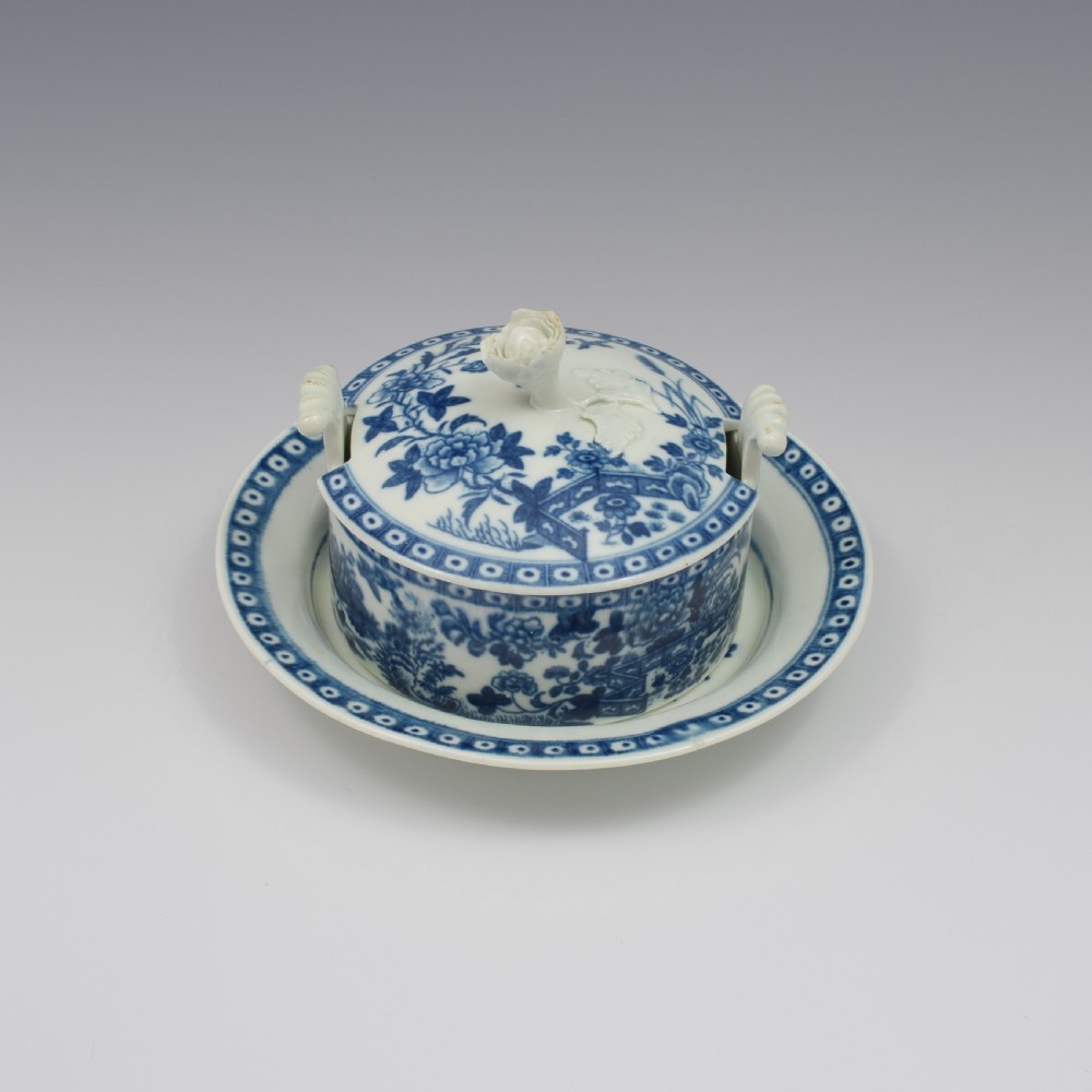 First Period Worcester Porcelain Butter Tub & Stand Fence Pattern c.1770