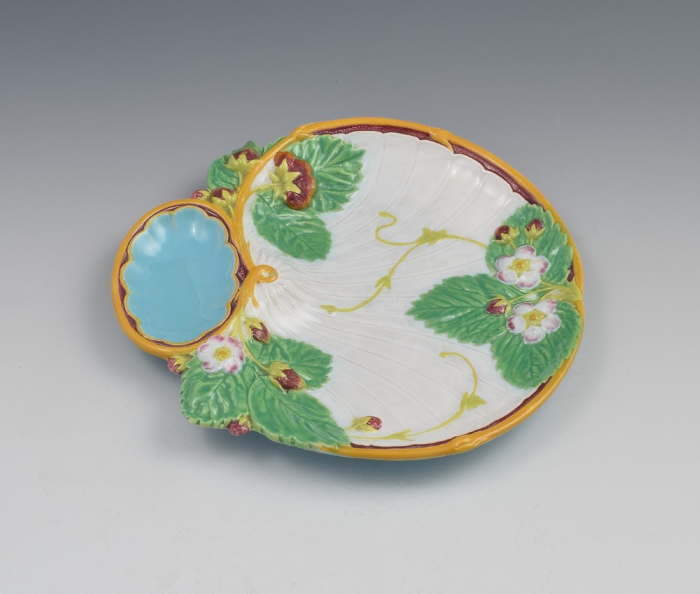 Minton Majolica Strawberry Server Dish White Ground 1872 View IV