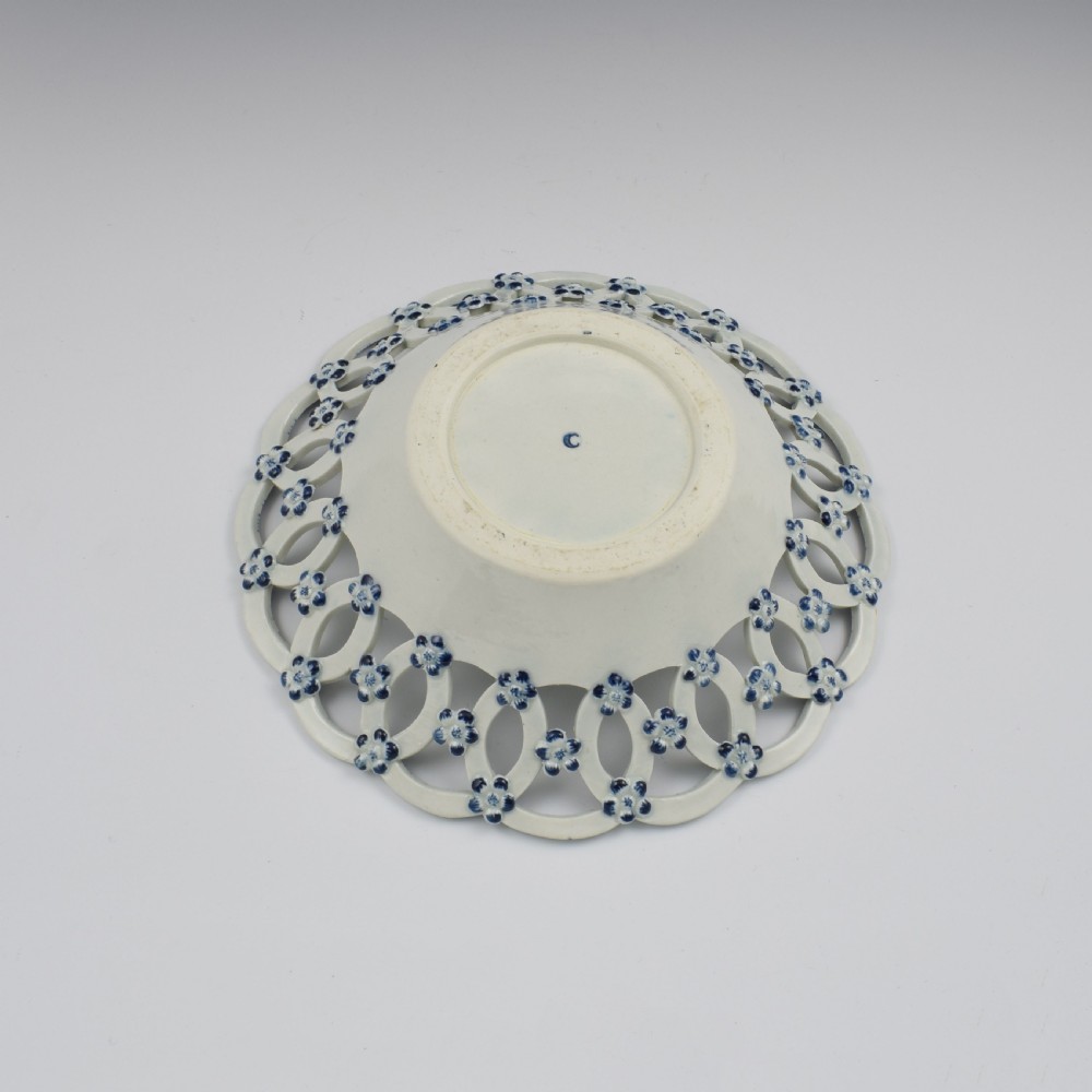 Large First Period Worcester Porcelain Pine Cone Pattern Basket c.1775 View IV