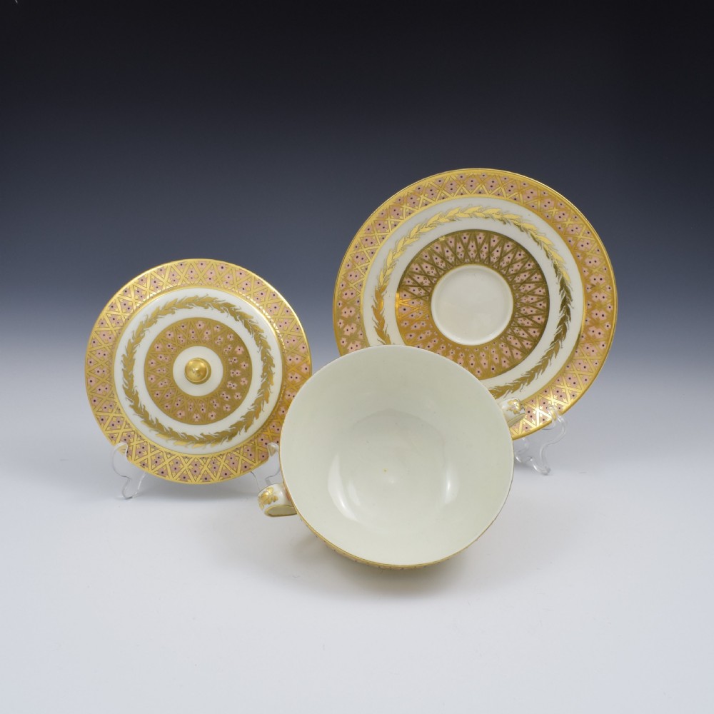 Fine Derby Porcelain Ecuelle Bowl, Cover & Stand Pattern 431 View VII