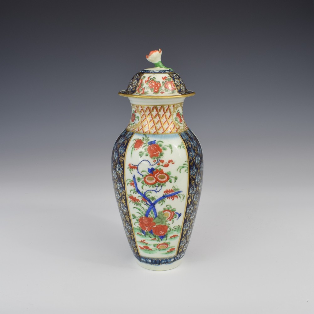 First Period Worcester Porcelain Kakiemon Vase & Cover Ex-Zorensky View II