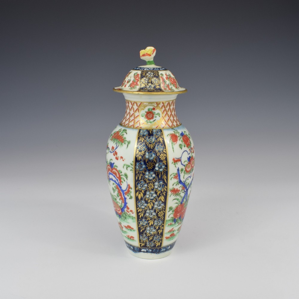 First Period Worcester Porcelain Kakiemon Vase & Cover Ex-Zorensky View III