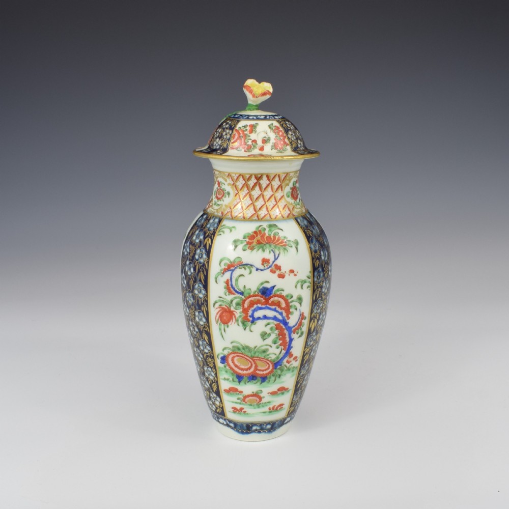 First Period Worcester Porcelain Kakiemon Vase & Cover Ex-Zorensky View IV