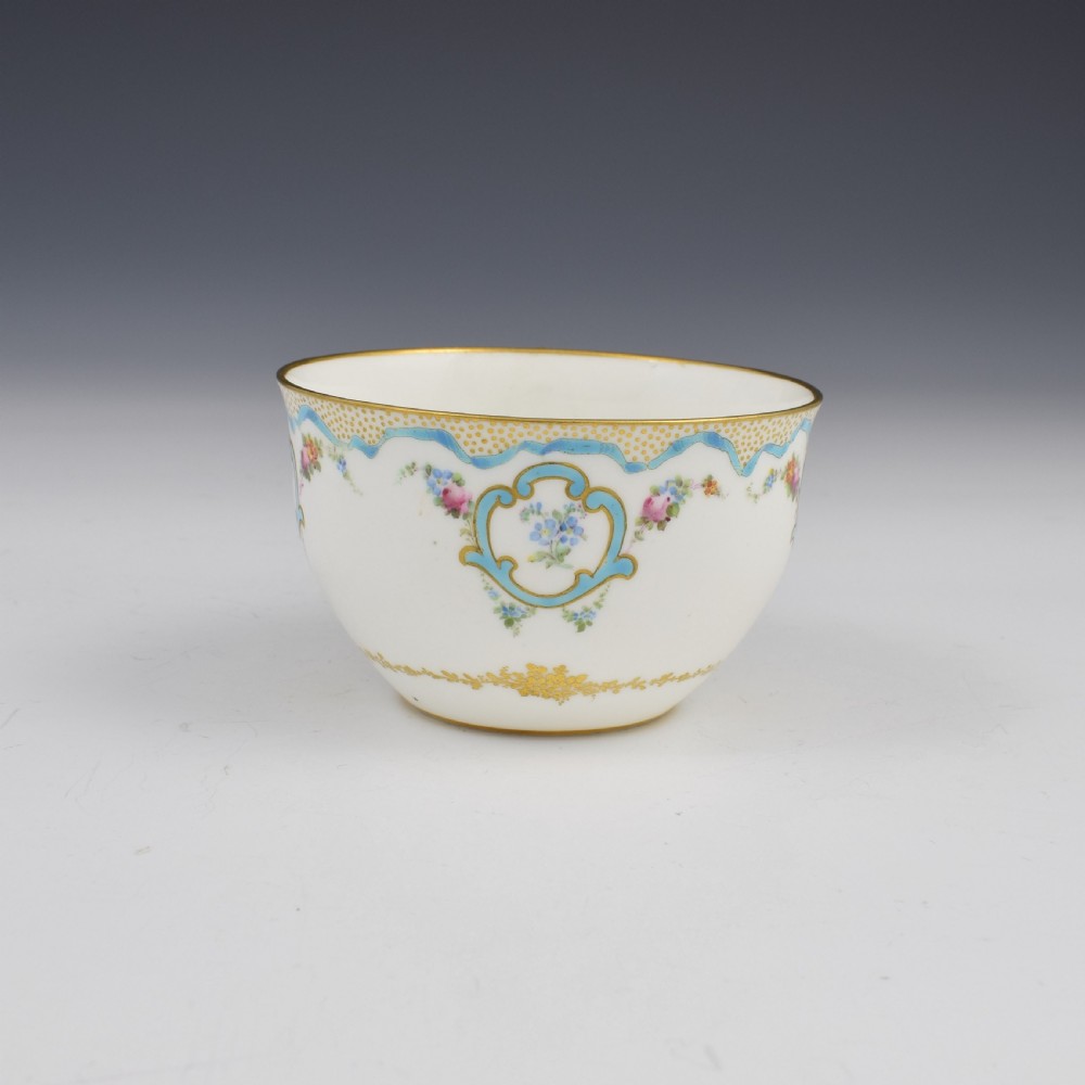 Fine Victorian Royal Crown Derby Porcelain Tea Cup & Saucer View VI