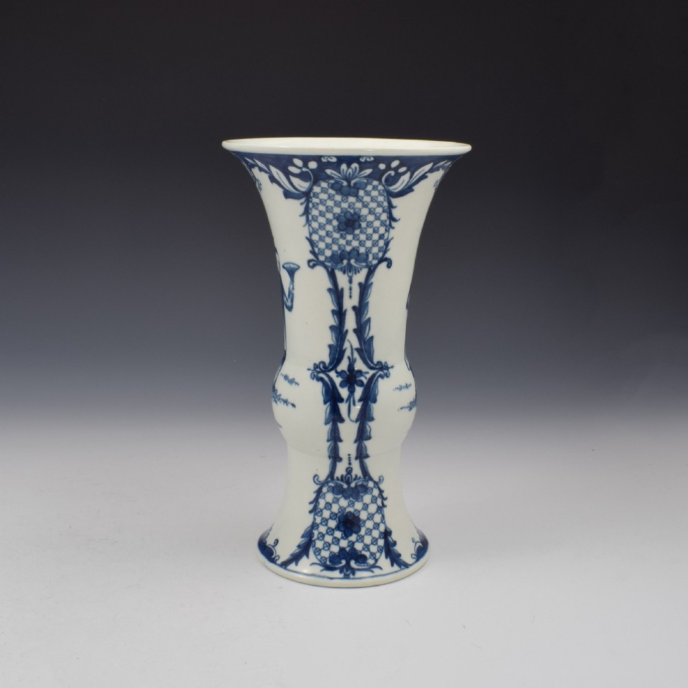 Large First Period Worcester Porcelain Vase Telephone Box Pattern c.1770 View II