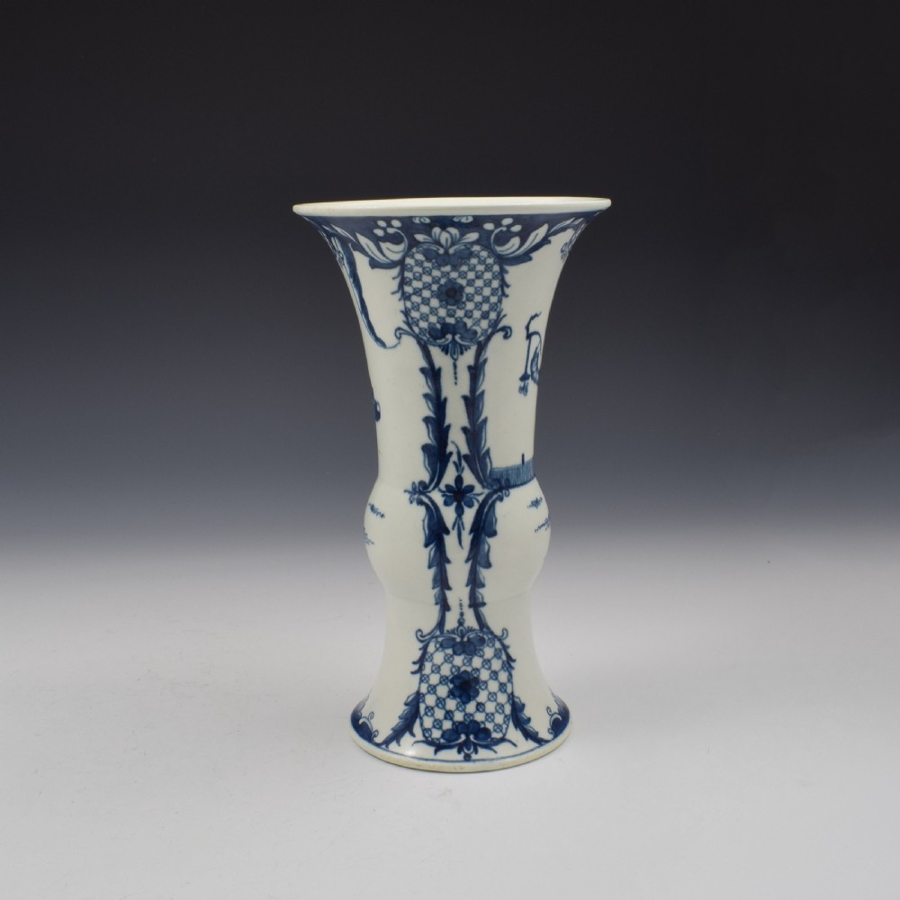Large First Period Worcester Porcelain Vase Telephone Box Pattern c.1770 View IV