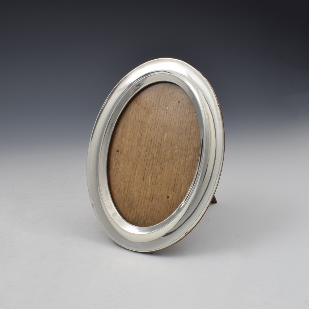 George V Oval Silver Photograph Frame 1916