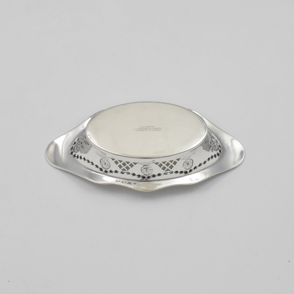 Edwardian Pierced Silver Bonbon / Trinket Dish Goldsmiths & Silversmiths Co. View X
