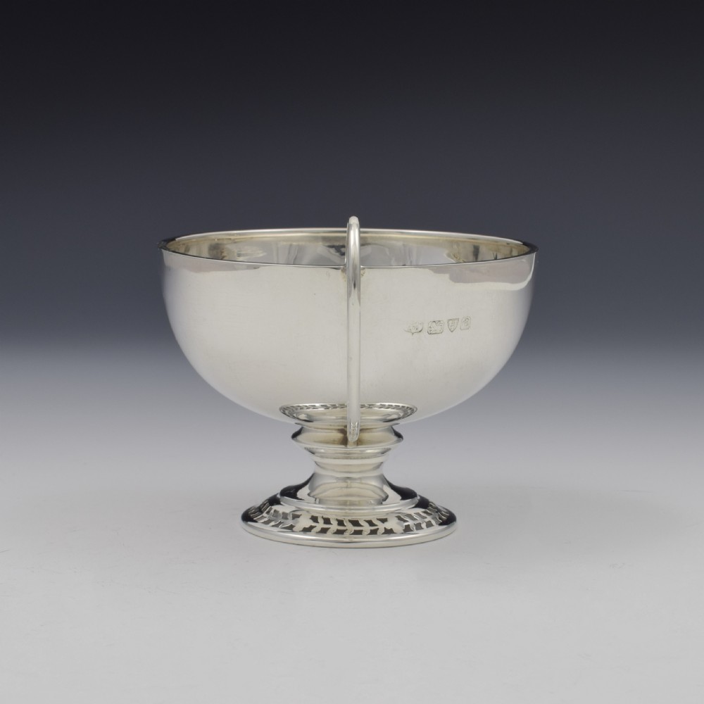 Pretty Art Deco Silver Pedestal Christening Cup / Mug Chester 1928 View V