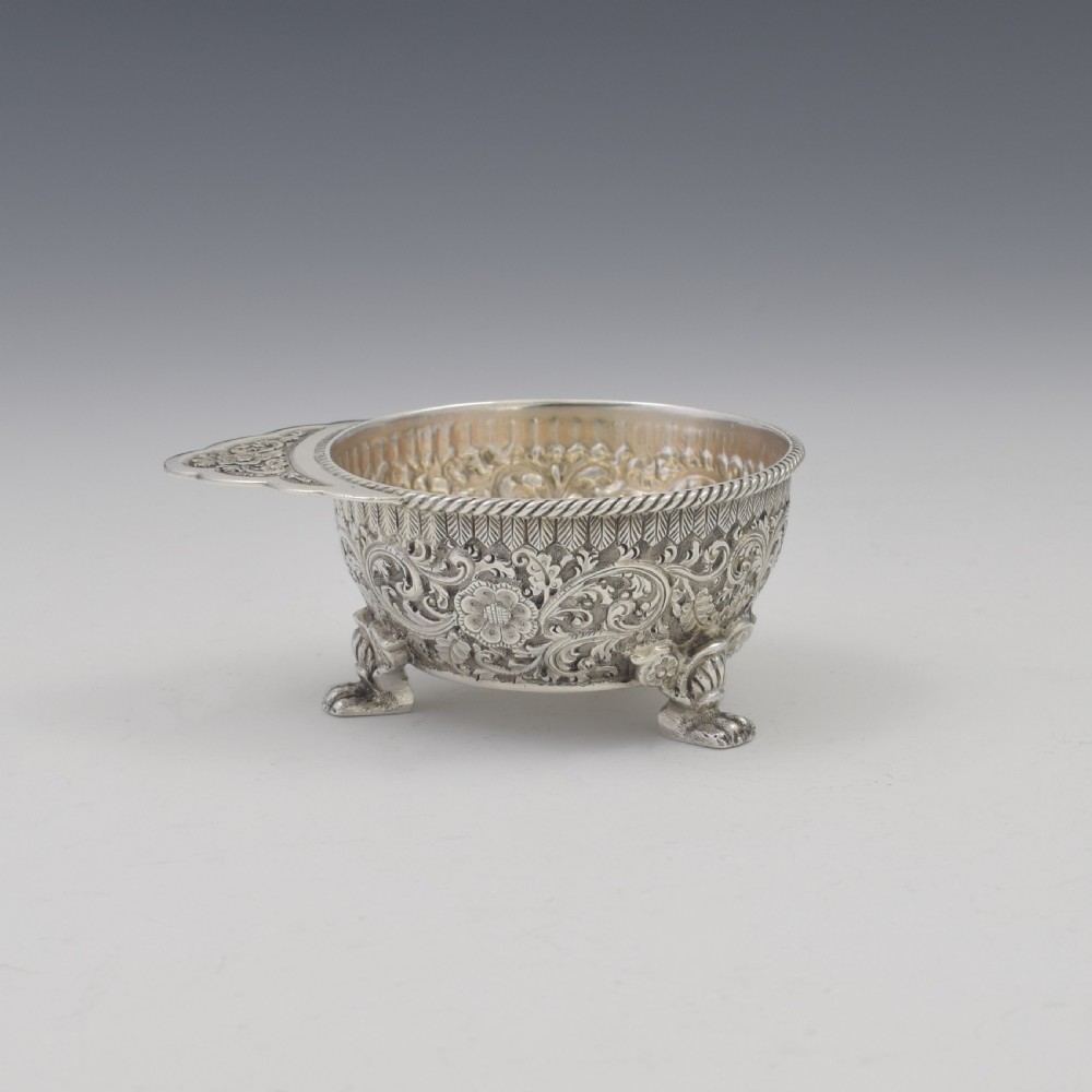 Art Nouveau Repousse Tiffany & Co. Sterling Silver Quaich / Wine Taster c.1890 View V