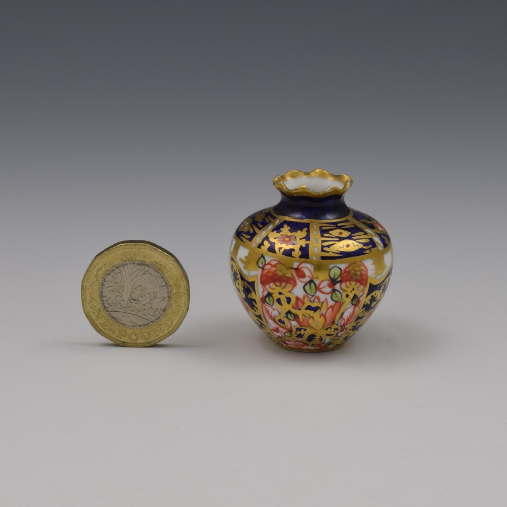 Edwardian Royal Crown Derby Miniature Vase Witches Imari Pattern 6299