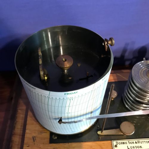 DOBBIE SON AND HUTTON LONDON BAROGRAPH BAROMETER - ADDITIONAL PHOTO 1