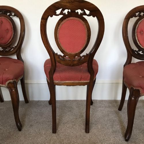 A SET OF SIX VICTORIAN WALNUT CHAIRS BUTTON BACK CIRCA 1875 - ADDITIONAL PHOTO 5