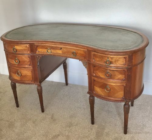 Kidney Shaped Kneehole Desk