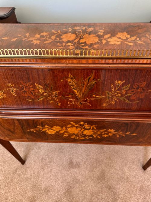 fig 1. Desk circa, 1890, Carlton House desk. Writing table.