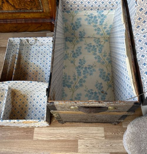 VICTORIAN TRAVELLING TRUNK CIRCA 1875 - ADDITIONAL PHOTO 3