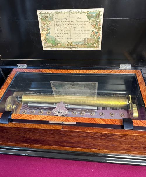 SPECTACULAR GOOD AND EXTRA LARGE VICTORIAN MUSIC BOX CIRCA 1875 - ADDITIONAL PHOTO 2