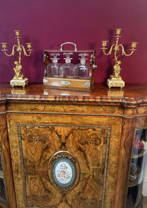 EDWARDIAN THREE DECANTER TANTALUS - ADDITIONAL PHOTO 1