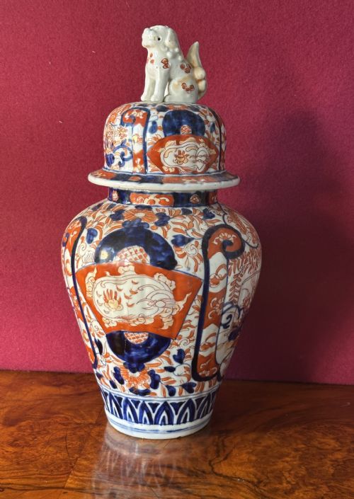 A GOOD IMARI VASE AND COVER CIRCA 1910 1920JAPANESE ASIAN PORCELAIN - ADDITIONAL PHOTO 3