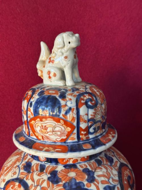 A GOOD IMARI VASE AND COVER CIRCA 1910 1920JAPANESE ASIAN PORCELAIN - ADDITIONAL PHOTO 1