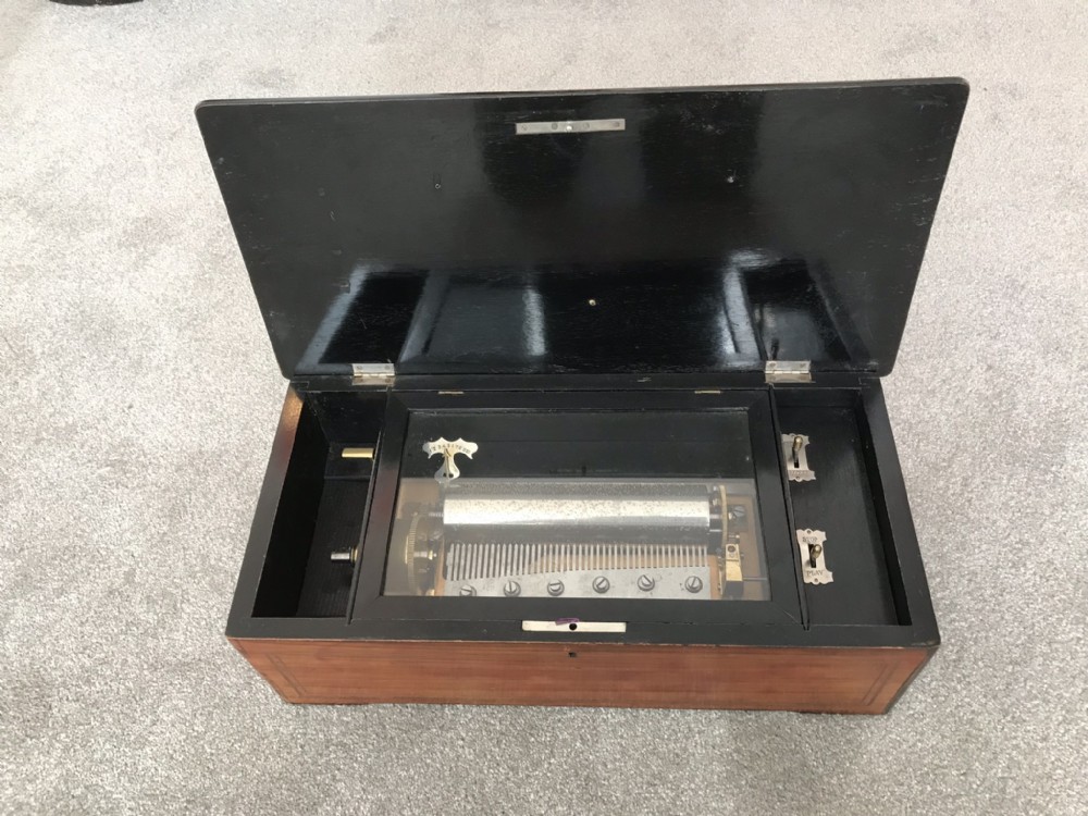  Excellent condition 19th century music box 