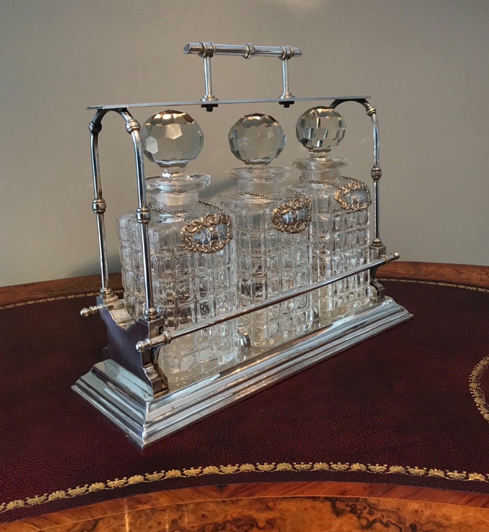 Superb condition tantalus with silver labels View III