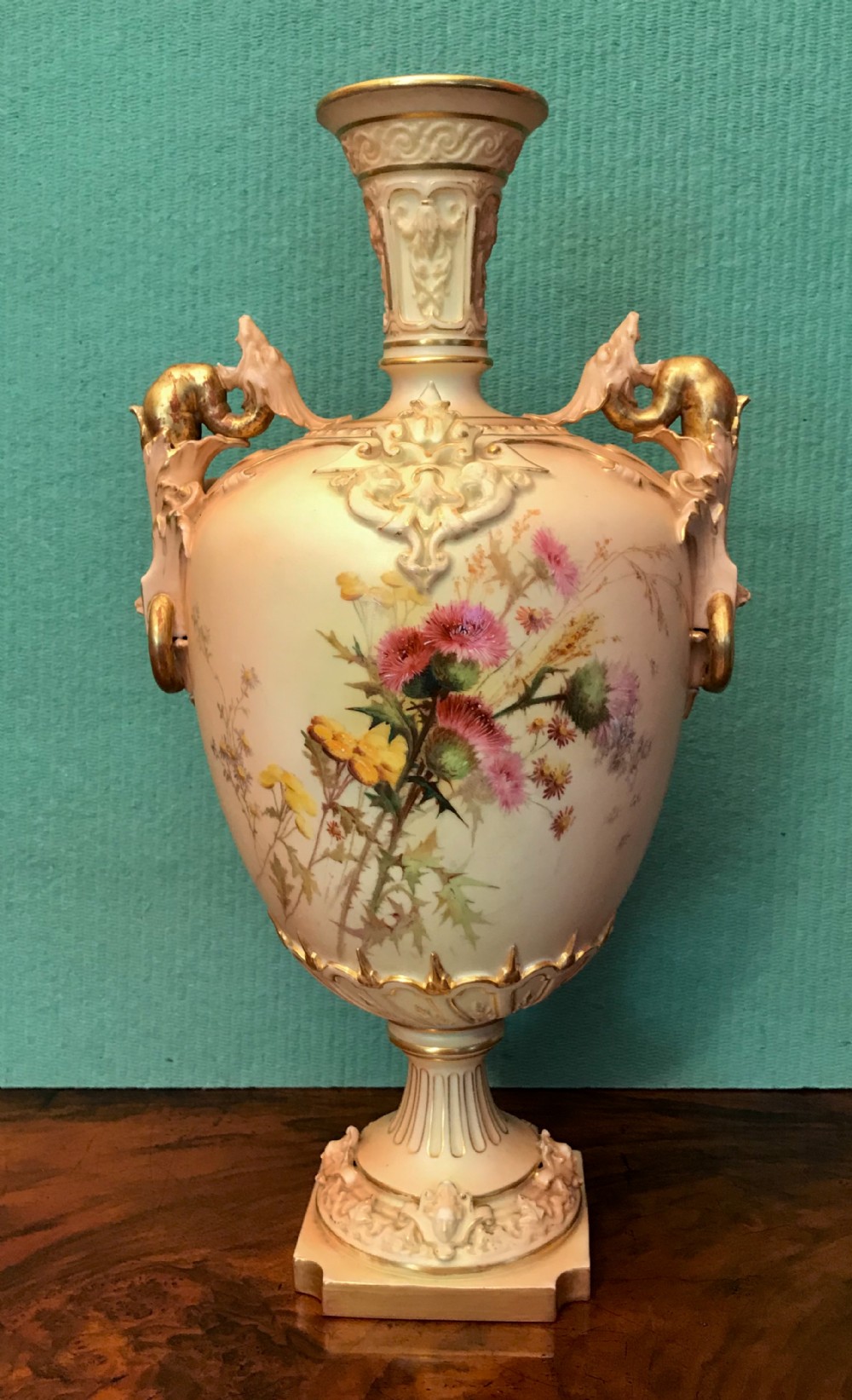 Good & large Worcester vase 