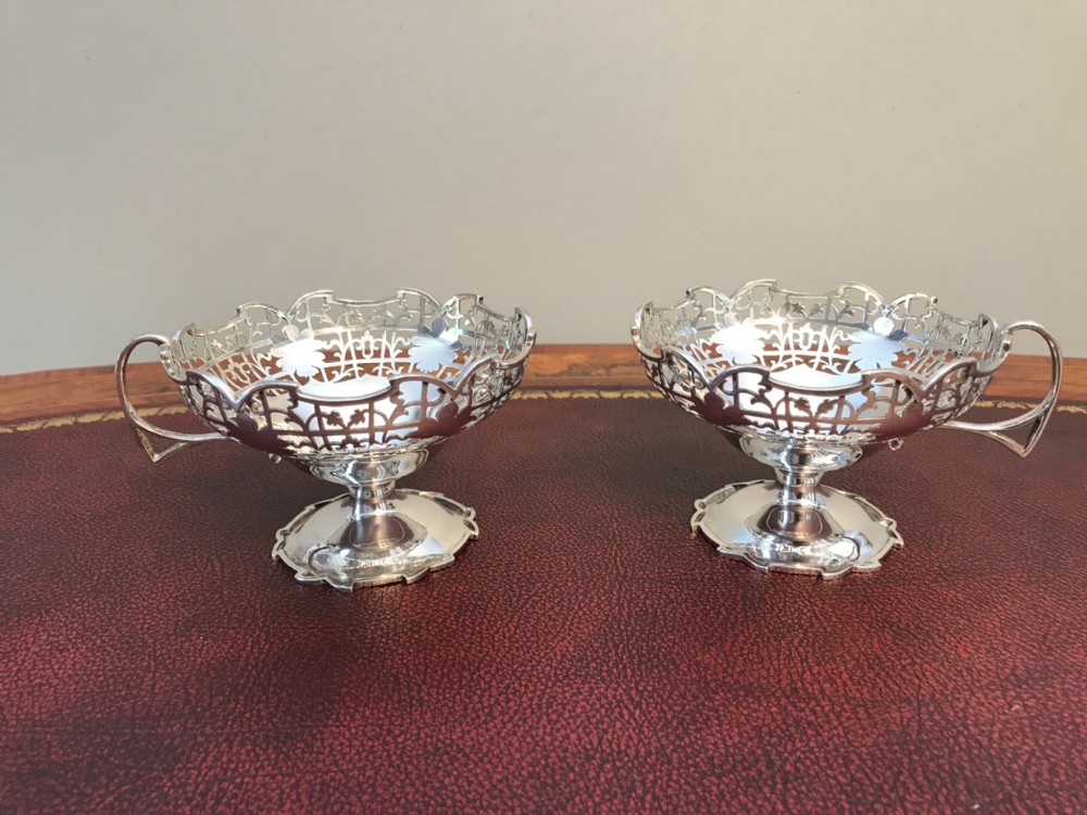 Pair GEO V silver sweet meat bowls