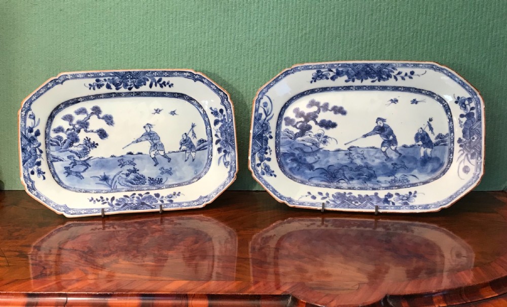  A pair of rare Nankin platters with a hunting pattern 