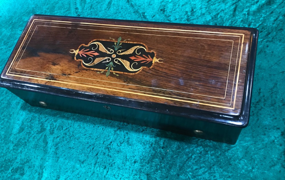 Victorian 10 Airs music box contained in a marquetry case View IV