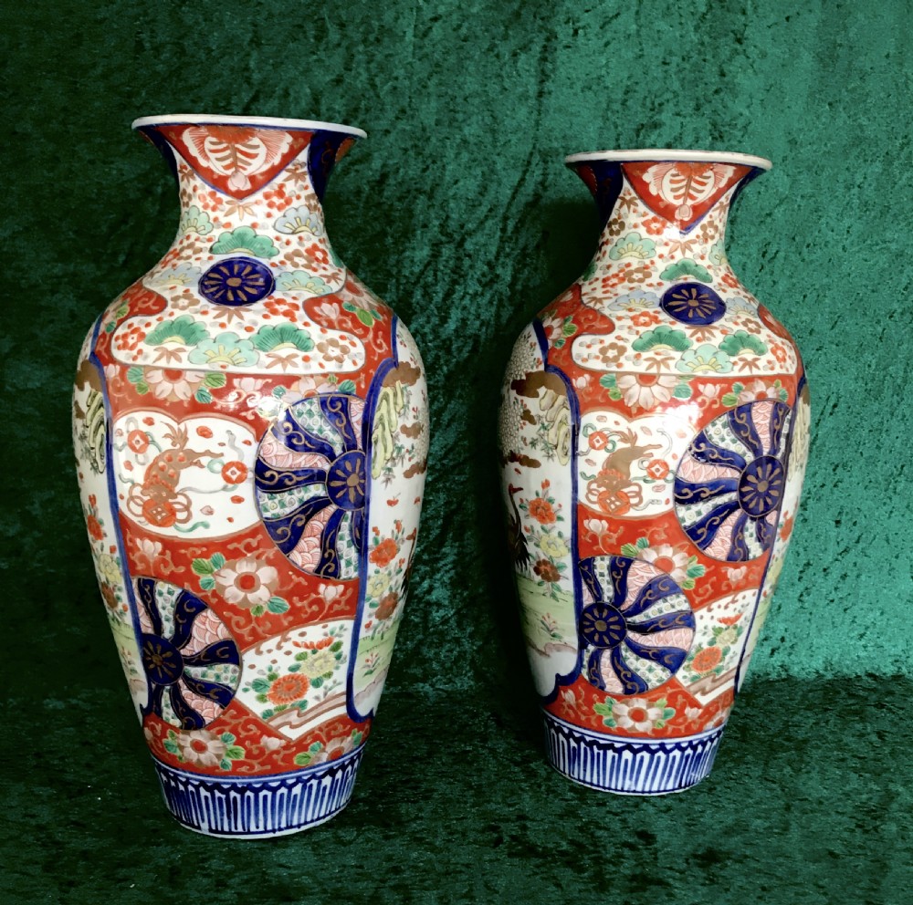 Fine pair of Imari vases circa 1900 View III