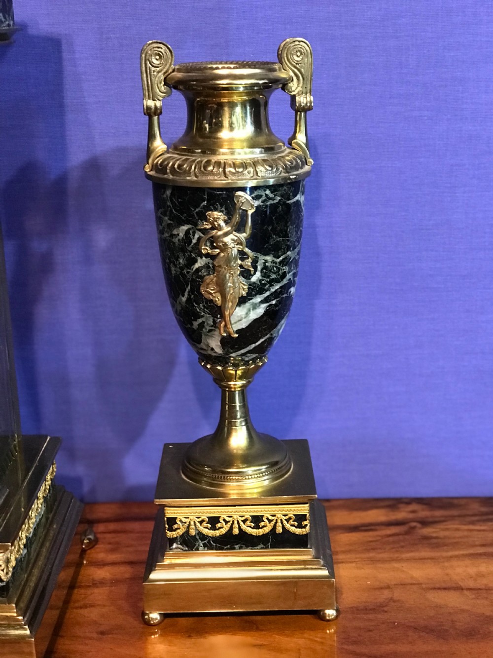 Victorian eight-day mantle clock. Garnitur, circa 1875 View VI