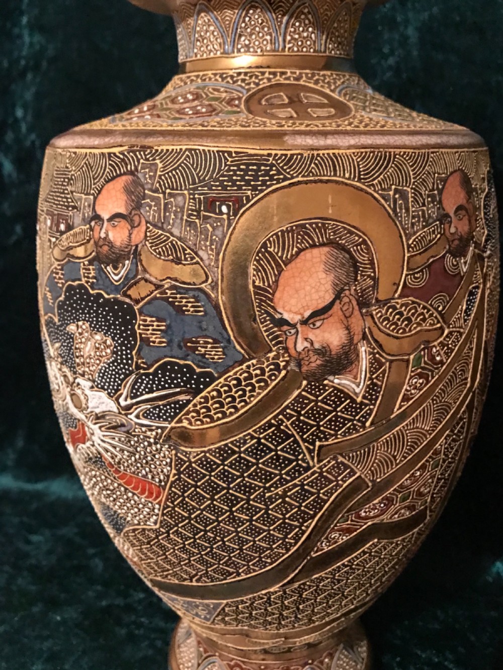 Good and large pair of Satsuma vases circa 1910 View IV