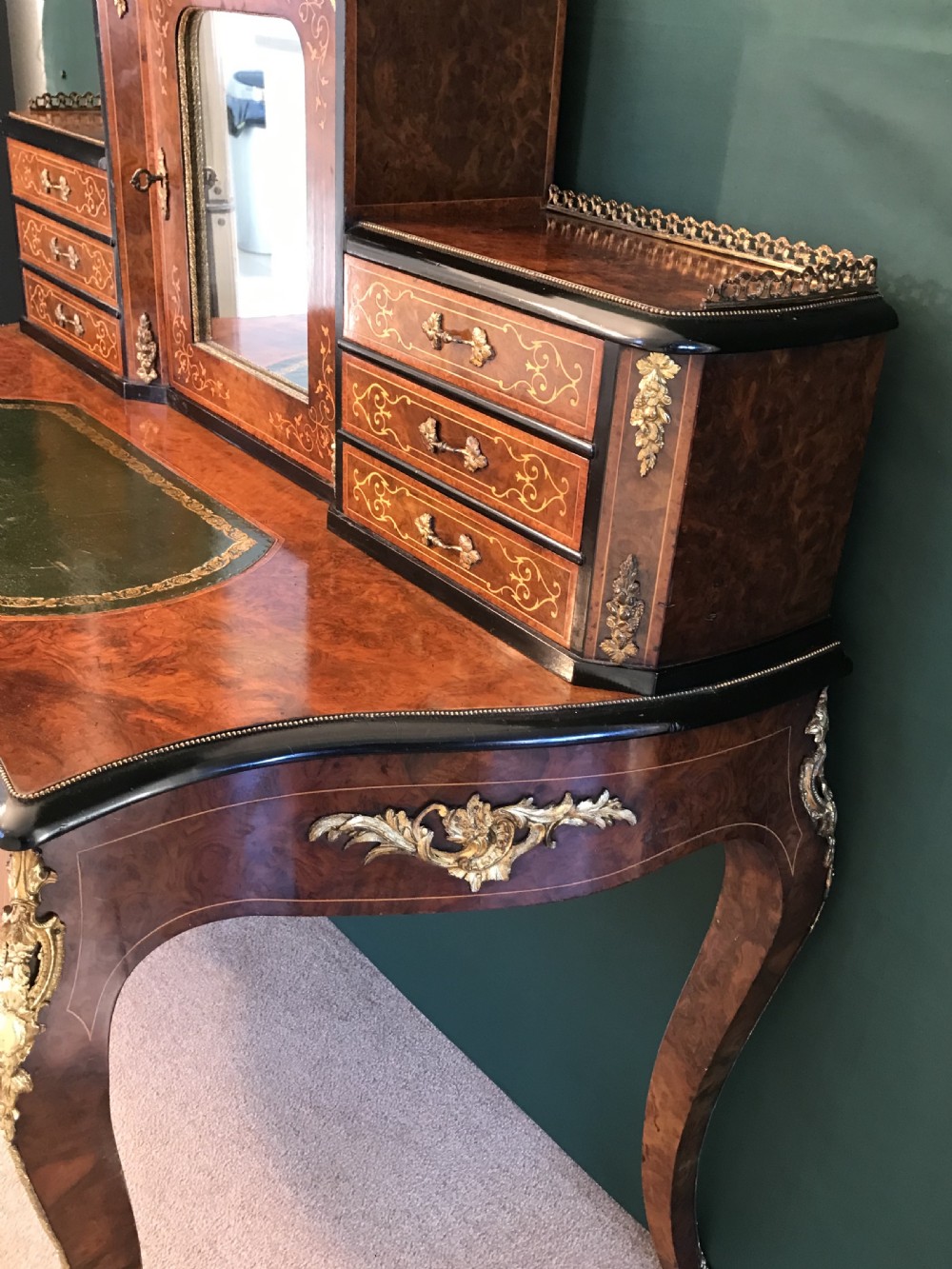 Superb quality BONHEUR  du  JOUR, Writing table. Walnut Desk, circa 1875 View X
